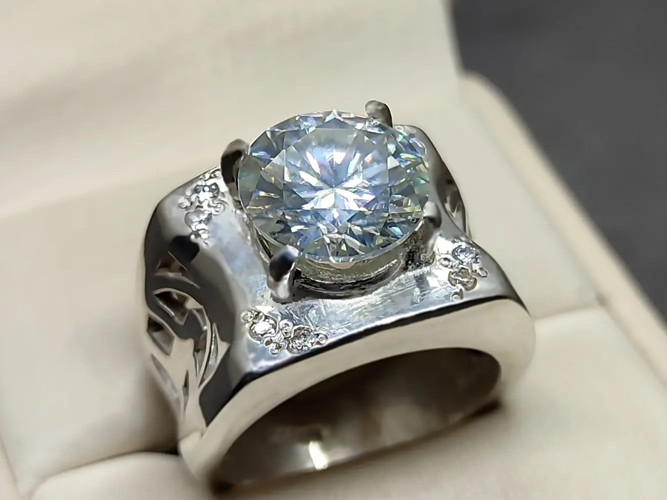 Diamond Cut 5 Carat Moissanite Sterling Silver 925  Men's Lattice Ring