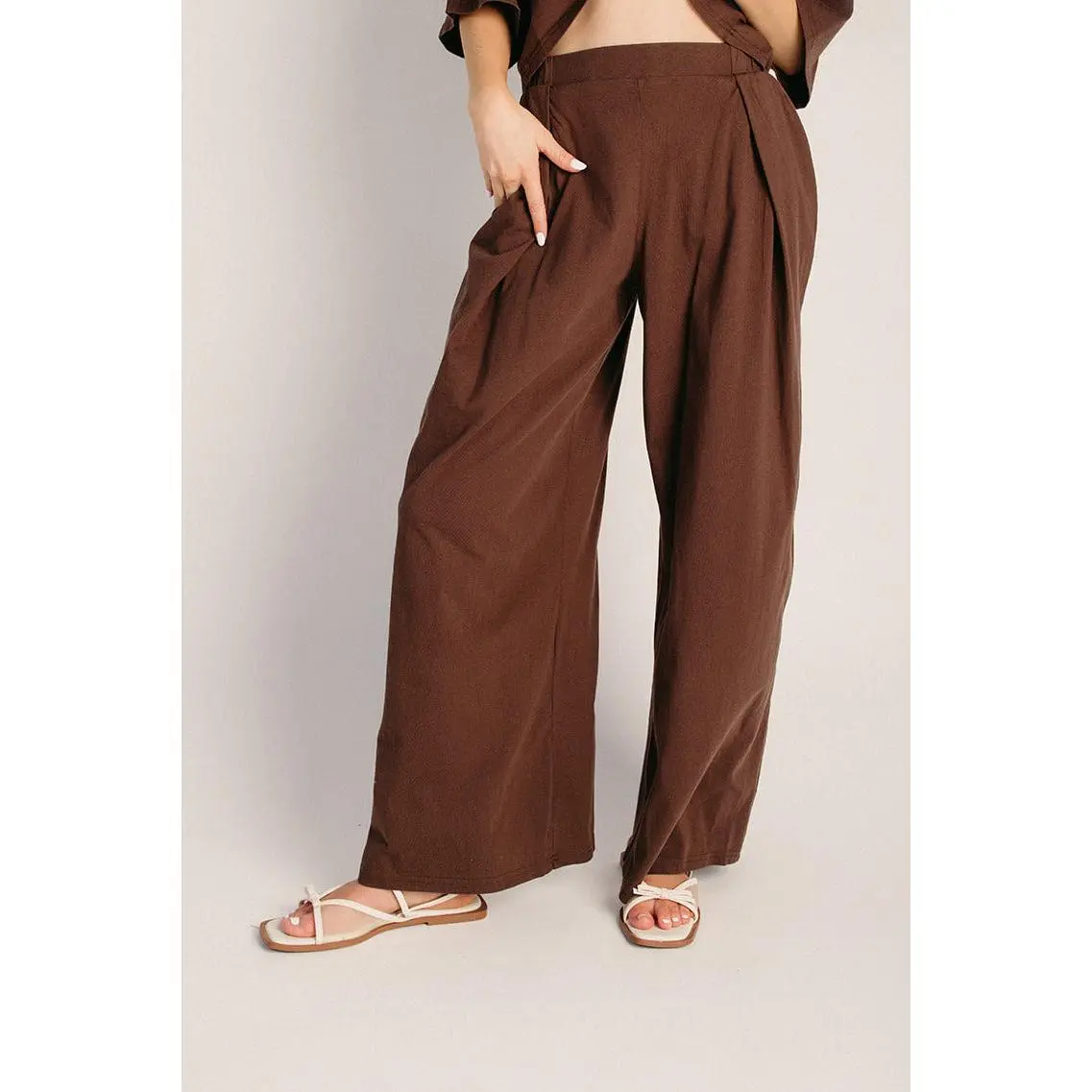The Senyard Pleated Pant in Chocolate