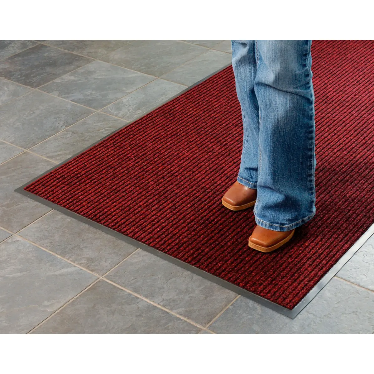 Apache Mills 606624RD Brush & Clean Entrance Mat - 0.375 in. Thick - 3 x 5 ft. - Burgundy