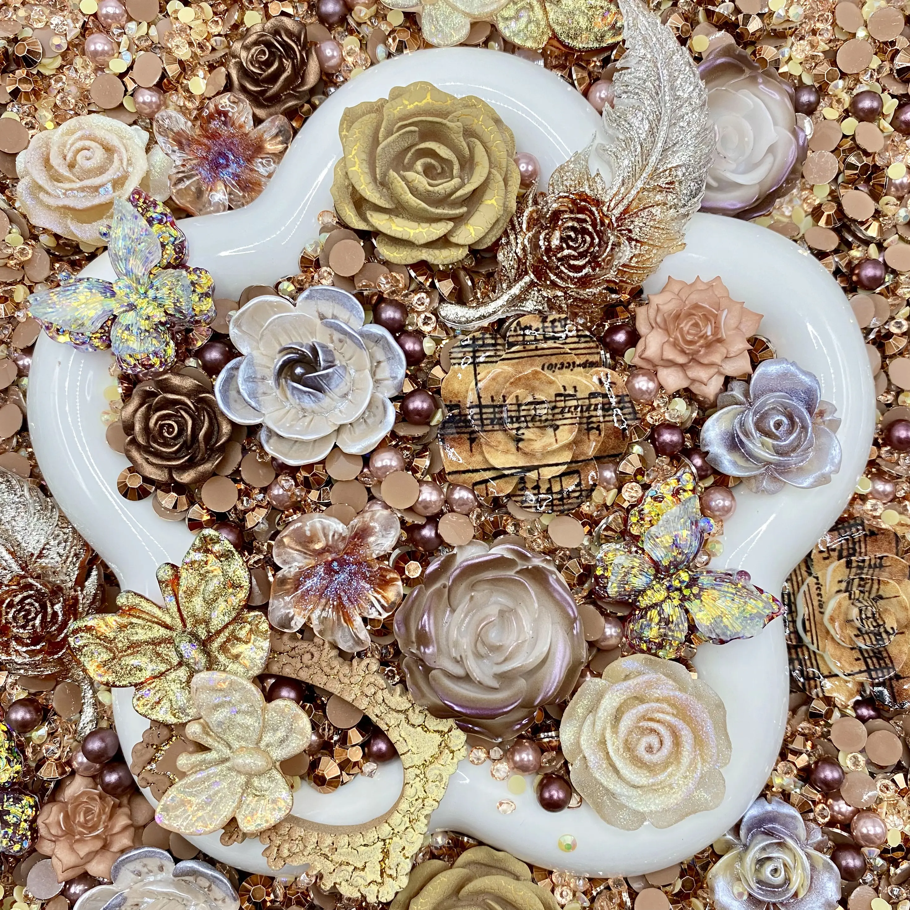 Elegant Symphony - Rose Bouquet - 20-30mm Resin Cabochon Mix for DIY Deco Crafts Whipped Cream Glue, Resin Art, Frame & Mirror Decoration