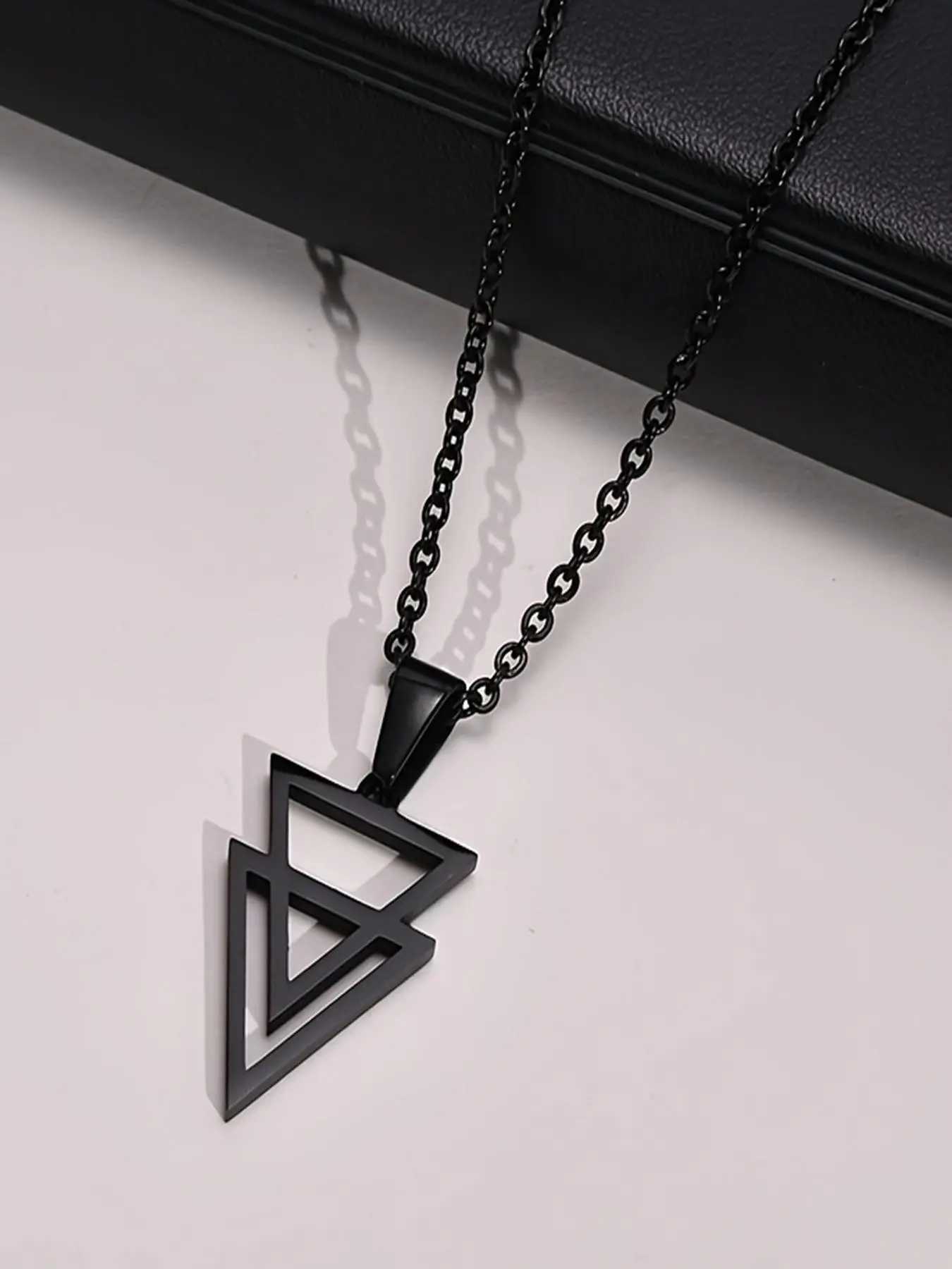 Men's Geometric Stainless Steel Double Triangle Pendant Necklace, Minimalist Chain Necklaces, Fashion Necklace, Stylish Jewelry for Men, Durable and Trendy Accessory