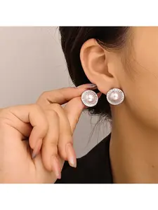 Korean and Japanese light luxury trendy fashion exquisite irregular round faux pearl stud earrings for women, elegant and stylish women's earrings