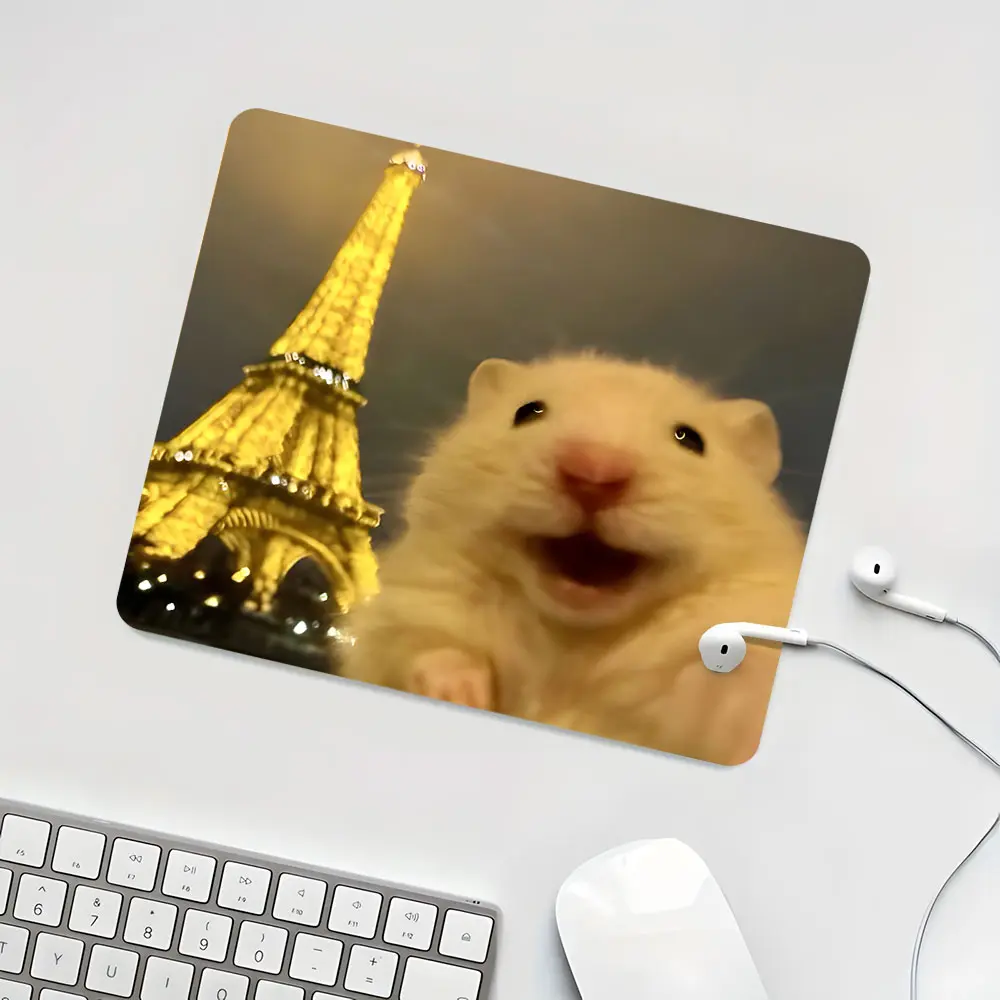 Funny Hamster Adventure Design Square mouse pad, Aesthetic Desktop Decorative Protective Pad, Rubber Anti-slip Lockedge Work Pad, Small Size Suitable for Laptop, Desktop Computer Games, Work, Family，a good gift for friends