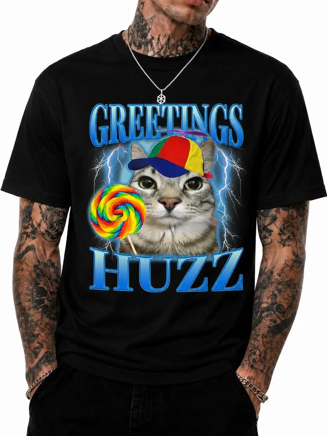 Greetings Huzz Cat T-Shirt, Black Funny Meme Graphic Tee for Men Women, Unisex Y2K Streetwear Casual Shirt