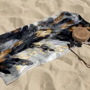 1 piece Abstract decorative painting of golden and black feathers themed beach towel - Extra Large Beach Towel, Moisture-wicking Quick-dry Fabric, suitable for Outdoors, Seaside, Travel, Machine Washable, Quick-dry and Absorbent Suitable for