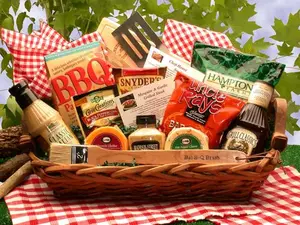 Master of The Grill Gift Basket - BBQ Gift Set with Grill Classics Sauce, Hamper Snacks, and BBQ Utensils for Grilling Enthusiasts