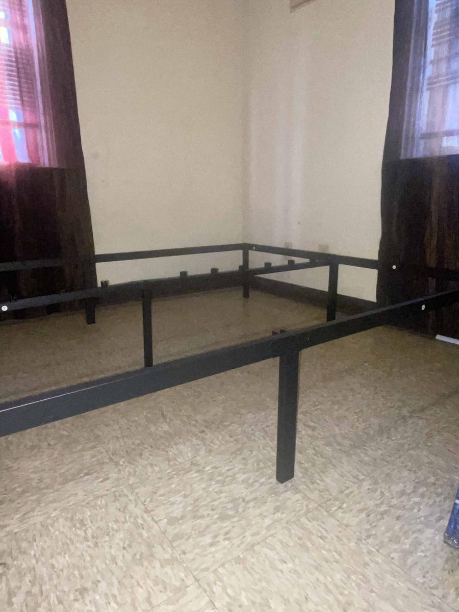 Item: Queen(80"L x 60"W x 14"H)