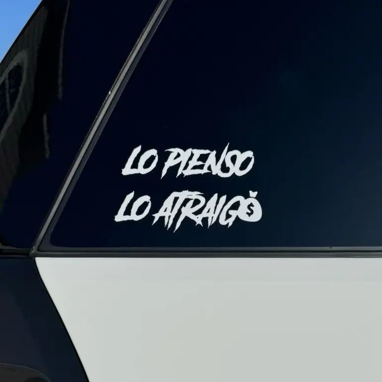 Lo Pienso Lo Atraigo Vinyl Decal Sticker Many Colors/Sizes