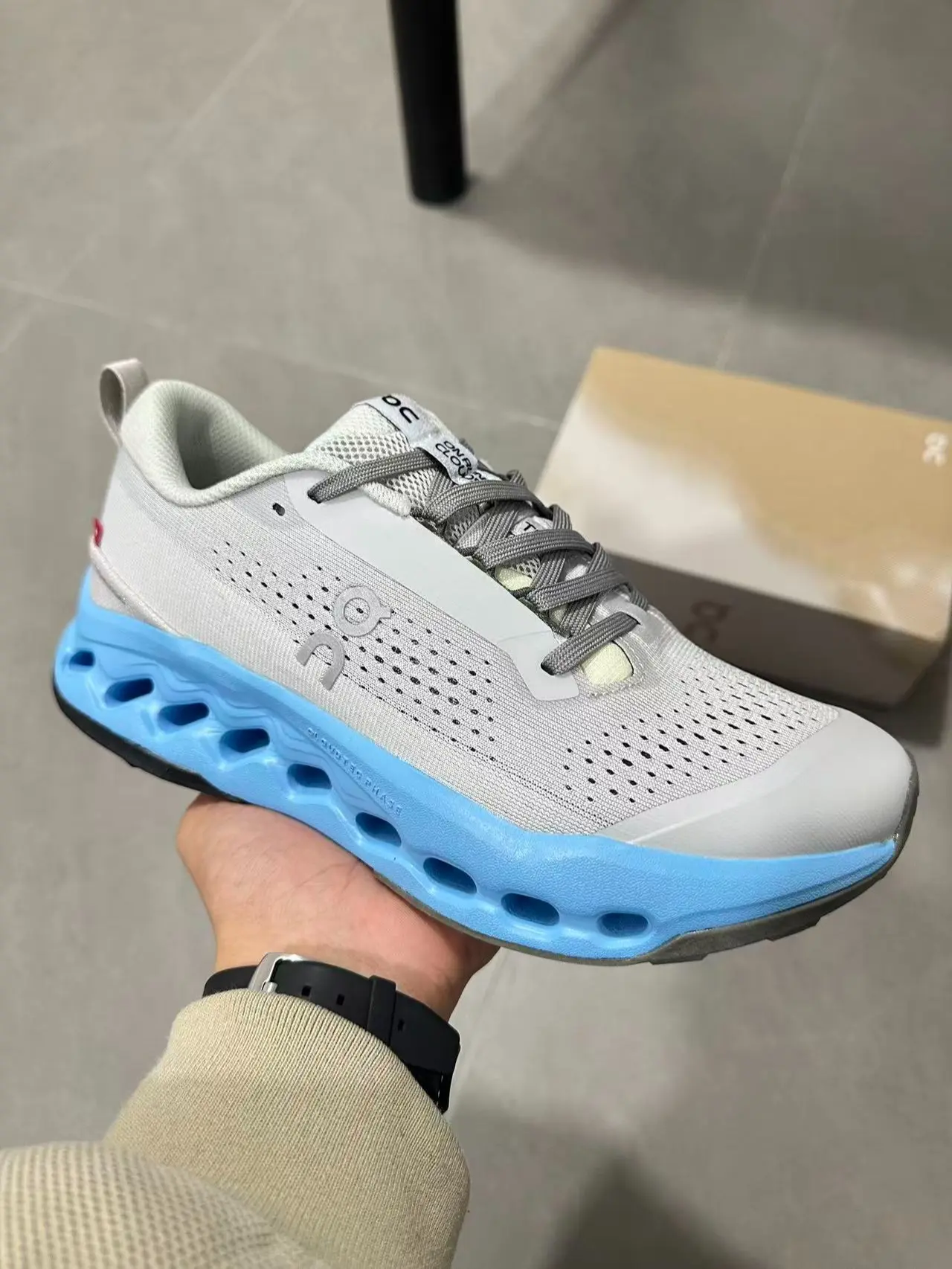 Unisex Breathable Mesh Running Shoes Gray Light Blue Hollow Cushion Sneakers Non Slip Outdoor Walking Sports Trainers For Men Women Daily Wear