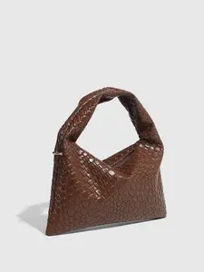 Women's Random Print Zipper Bucket Bag, Fashionable Crocodile Embossed Shoulder Bag for Daily Used, Casual Trendy Versatile High-quality Daily Commuting Bag
