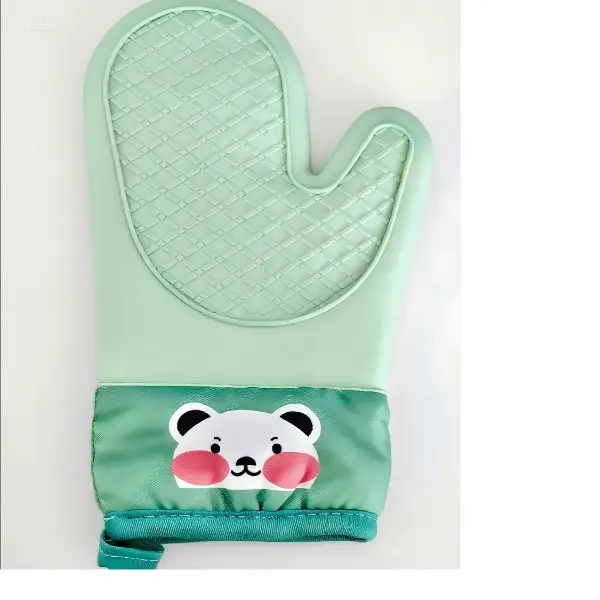 Thick Silicone Gloves Heat Resistant Microwave Oven Gloves Anti Slip Kitchen Insulation & Anti Scalding Baking Gloves with Cute Bear Design for Safety Protection and Bakeware Cover