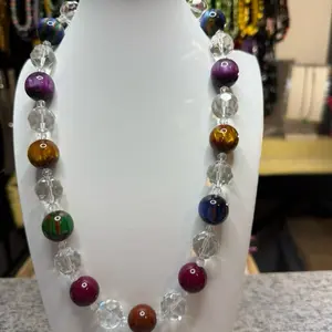 Bello collar diferentes colores