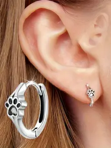 Fashionable women's earrings, cute pet paw stud earrings, exquisite and adorable cat paw earrings, suitable for daily commuting and vacations, perfect as a gift for women