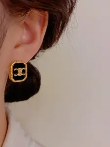 Vintage Elegance Small Charming Geometric Triumphal Arch Studs, Lightweight Luxury Unique Design Influencer Earrings, Fashion Earrings