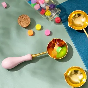 1pc European retro fire paint spoon, a waxing spoon used for melting sealing wax, with a pink handle, suitable for handicrafts and DIY, ideal for sealing wax and handicrafts.Fire paint spoon
