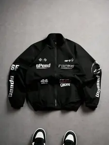 Men’s Water-Resistant Streetwear Jacket Featuring Bold “SPEED” & Racing Motifs, Lightweight Windbreaker for Outdoor Activities and Casual Fashion