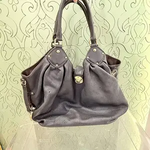 Pre-owned Louis Vuitton Mahina Shoulder Bags L Hobo Black LNL0228