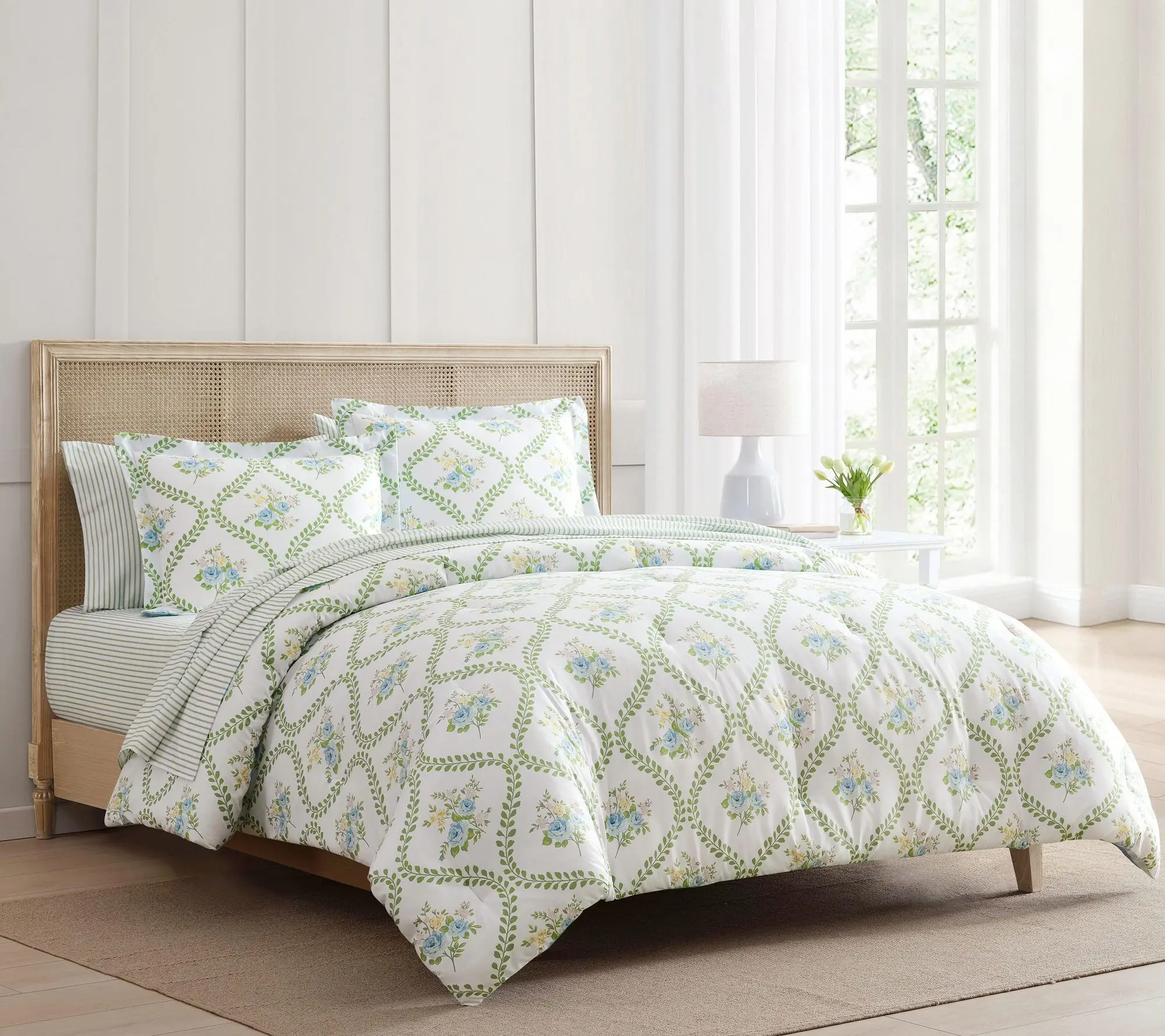 Martha Everyday Lucy Floral Reversible Green Full Bedding Set