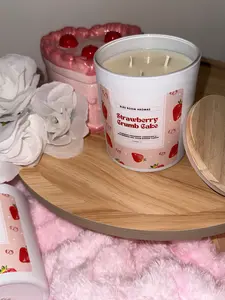 Strawberry Crumb Cake 14oz