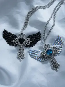 Gothic Winged Accessories with Cross Pendant Necklace, Y2K Jewelry with Heart Crystal Choker, Punk Style for Women and Girls Gift, Statement Necklace, Heart Shaped Necklace