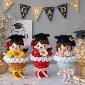 Crochet Graduation Bouquet Doll – Handmade Amigurumi Grad Gift, Cute Graduation Flower Doll, Personalized Graduation Keepsake