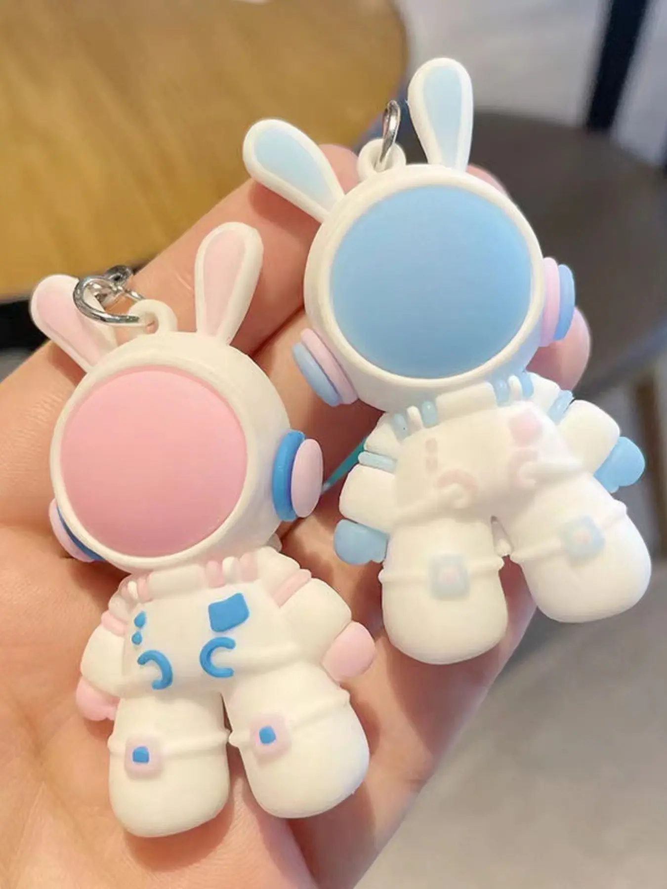 Valentine’s Day Gift for Couples! Cute Space Rabbit Keychain - Astronaut Bunny Charm, Sweet Bag/Car Key Ring Decoration| - Valentine’s Day Sweet Gift for Couples | Bag/Car Decoration