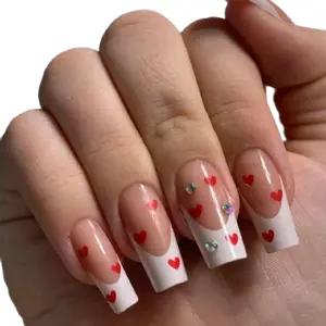 Heart Pattern Fake Nail Set - 24pcs/Box with Heart Design and Glitter Accents Valentine's Day