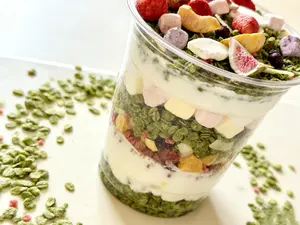 Matcha Granola with Delicious Crunchy Freeze-Dried Fruits-6 Packs,12 kinds of Delicious Dried Fruits, Strawberries, Figs, Blueberries, Mangos, Peaches, Apples,  almonds, Coconut Flakes, Dried Yogurt Bites⋯⋯