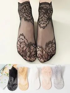Women 5 Pairs Plain Floral Lace Scalloped Trim Crew Socks, Cute  Breathable Fashion Casual Socks for Summer, Ladies Socks for Daily Wear