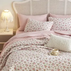 - Floral Set, Coquette Cottagecore Flower Pattern for Teen Girls, Reversible Lightweight Bedspread Coverlet, 3 Pieces, Pink, King Size