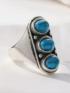Fashionable Bohemian-style Synthetic Oval Turquoise Women's Ring—the Perfect Jewelry Accessory for Holiday Parties and An Ideal Gift for The Lady in Your Life.