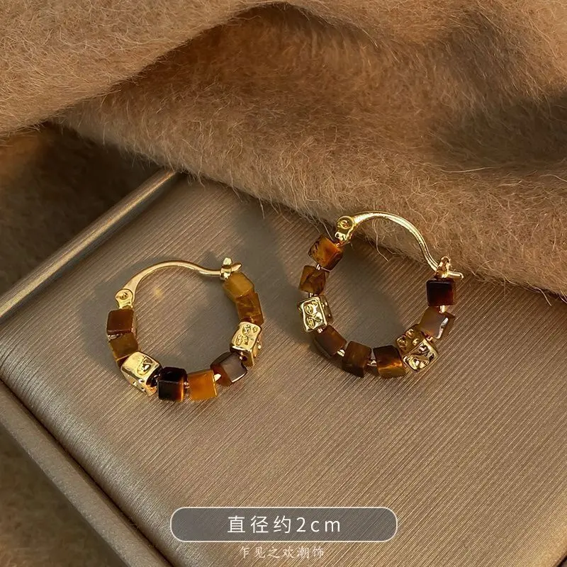 Millard's square ear buckle