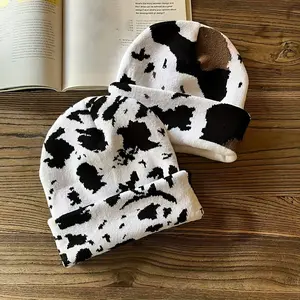 Cow Print Beanies Women Highland Cow Pattern Knitted Beanie Winter Hat，Lightweight Warm Winter Fashionable Ear Warmer Hat