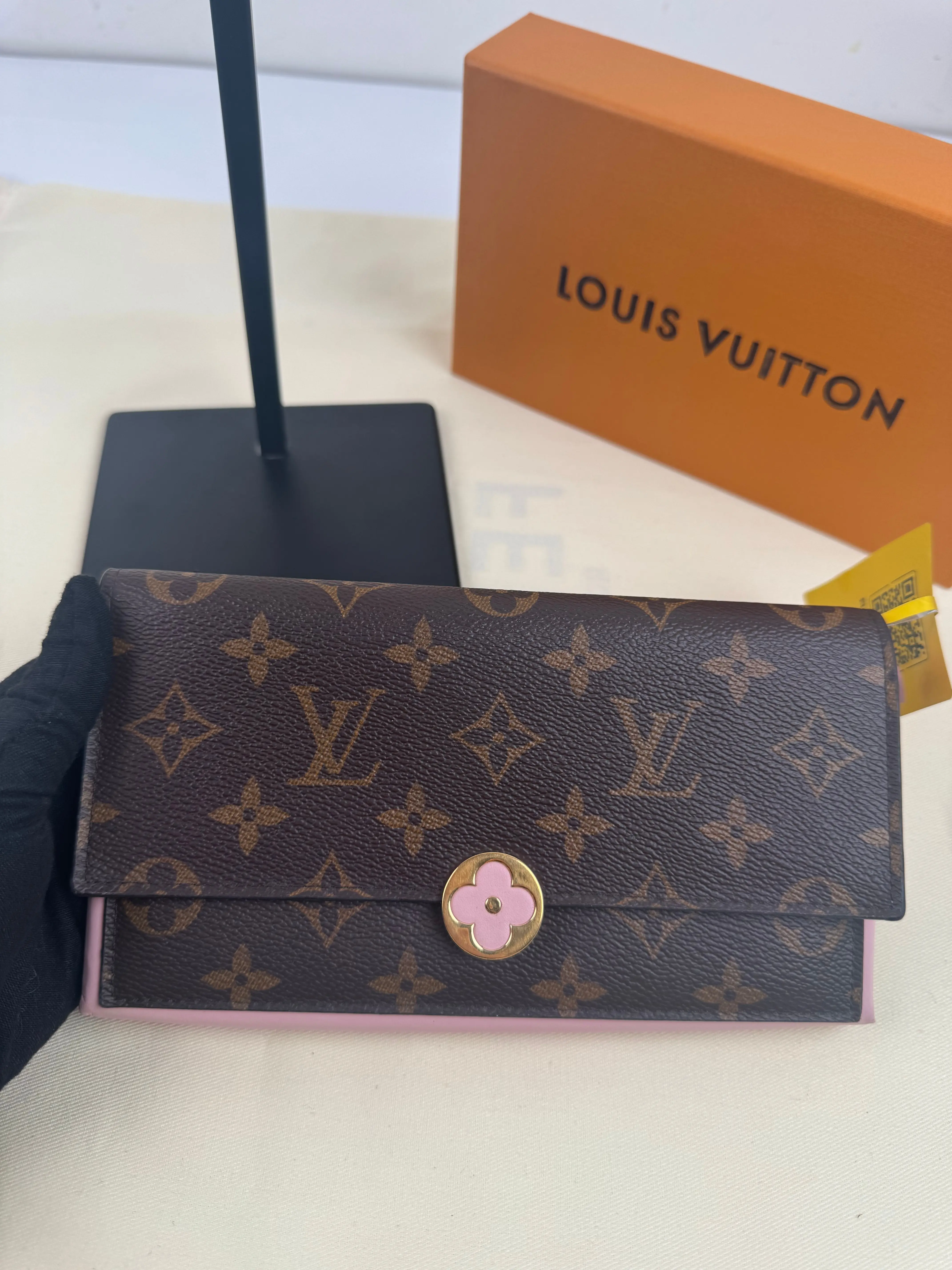 Pre-owned Louis Vuitton LV FLORINE WALLET CC0433