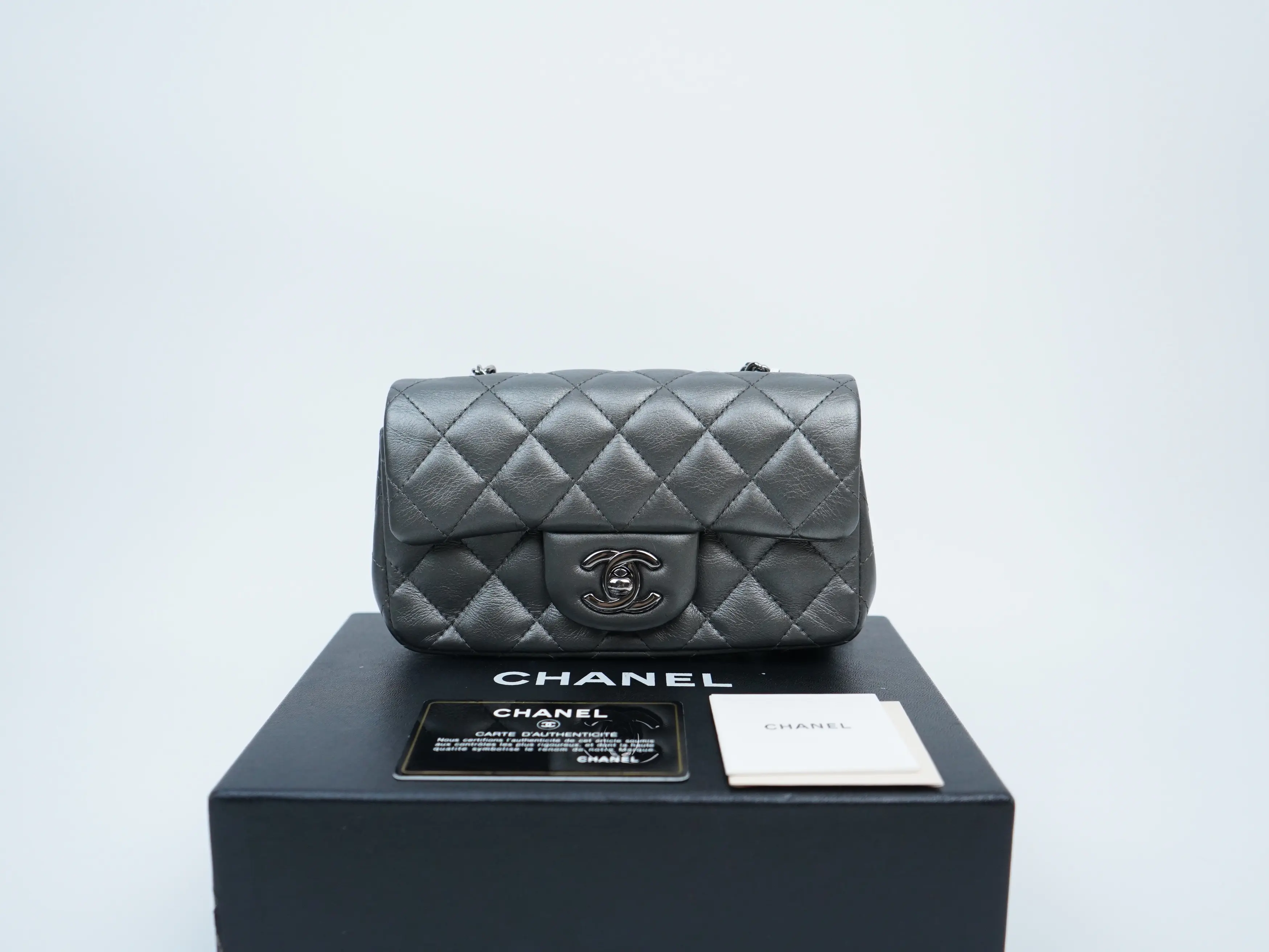 Pre-owned CHANEL lambskin Crossbody Bags Metallic Quilted Extra Mini Flap Grey