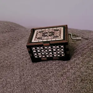 Mother's day Best gift Hand-cranked Music Box You Are My Sunshine/Can't Help Falling in Love Wood Antique Engraved Musical Case for Loved Ones Gifts for Lover Boyfriend Girlfriend Husband Wife(6.4*5.2*4.2cm)
