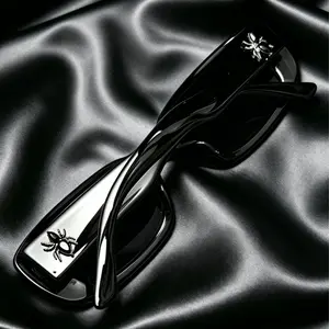Women's Black Gem Spider Square Y2K Sunglasses - Luxury Retro Hip Hop Unisex UV Protection Eyewear