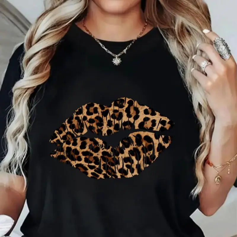 Women's 100% Cotton Oversized Short-Sleeve Vintage Distressed Checkered Lips Printed T-Shirt - Soft Fabric, Black White Race Flag Graphic, Streetwear Casual Summer Everyday Top, Shortsleeve, Loose