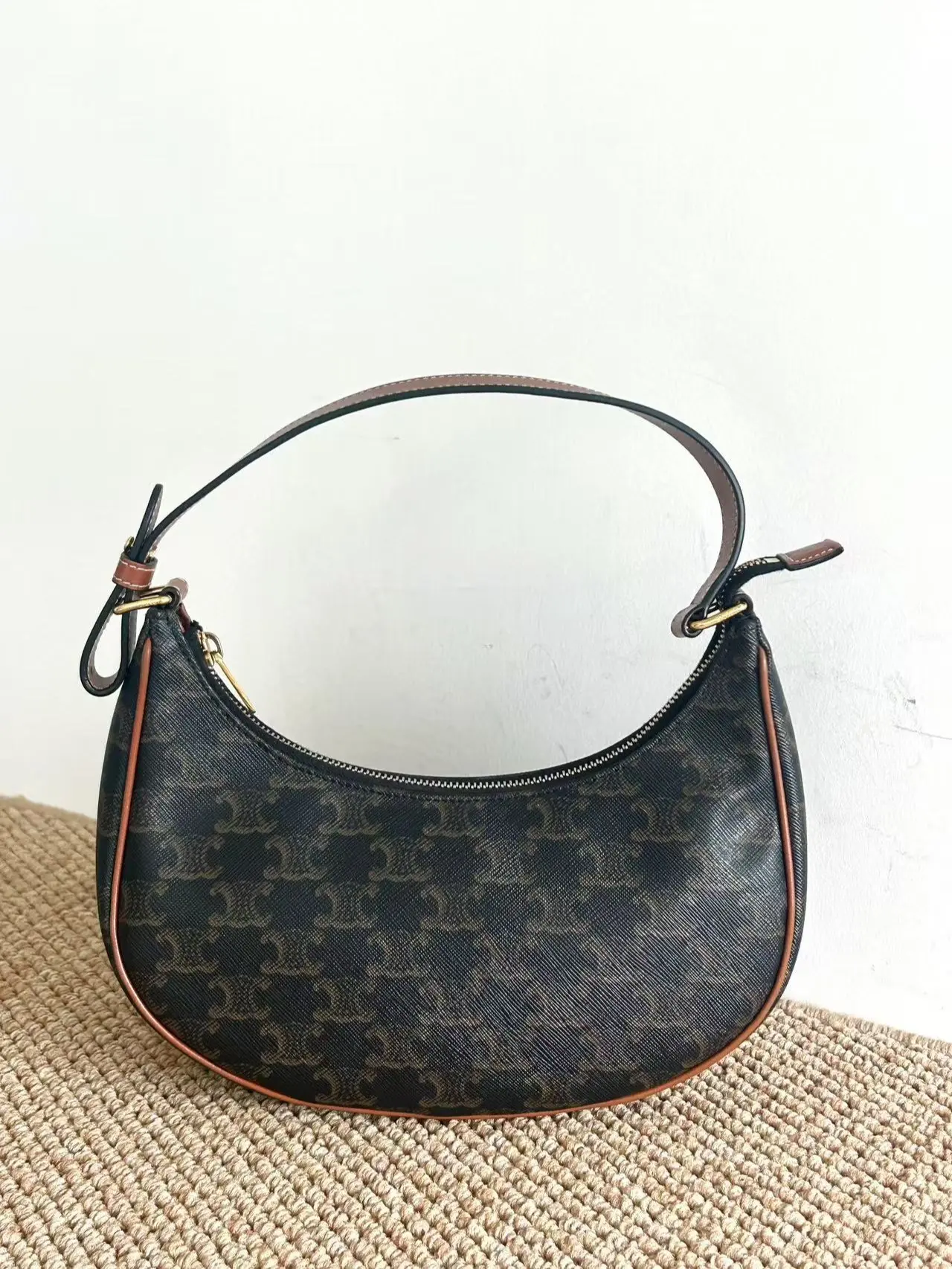 Pre-owned Celine Authentic Triomphe Monogram Aves Hobo Shoulder Bag Fashion Crossbody Handbag, Elegant Bag for Phone & Lipstick Storage