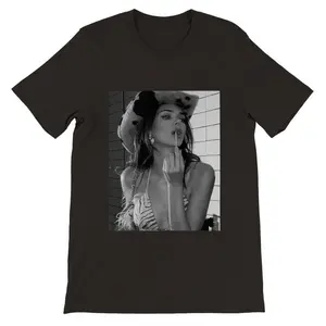 Kendall Jenner Graphic Tee, Kendall Jenner Outfit Coachella