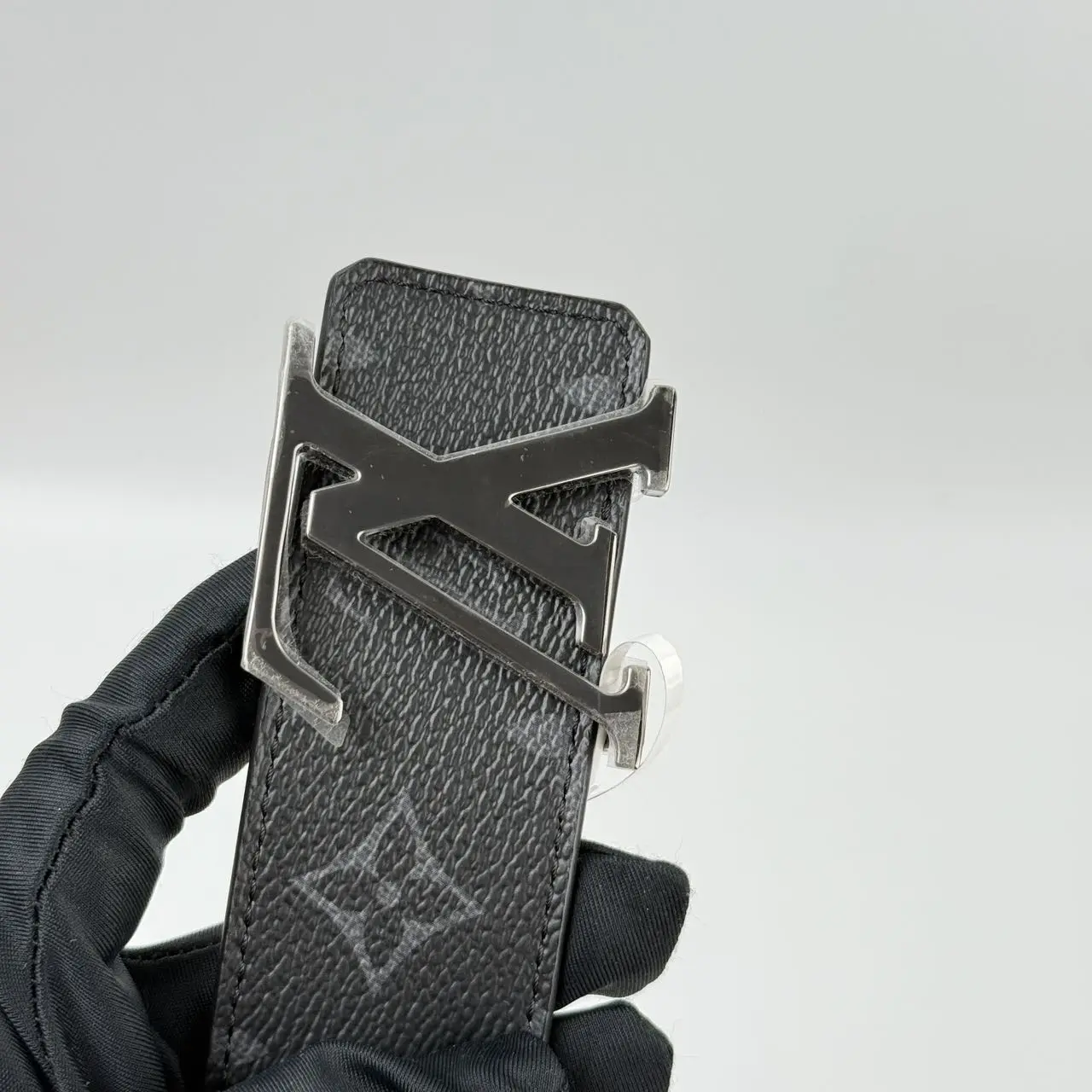 Pre-owned LV Belt black Monogram Pattern with Gunmetal Gray Buckle(u)95