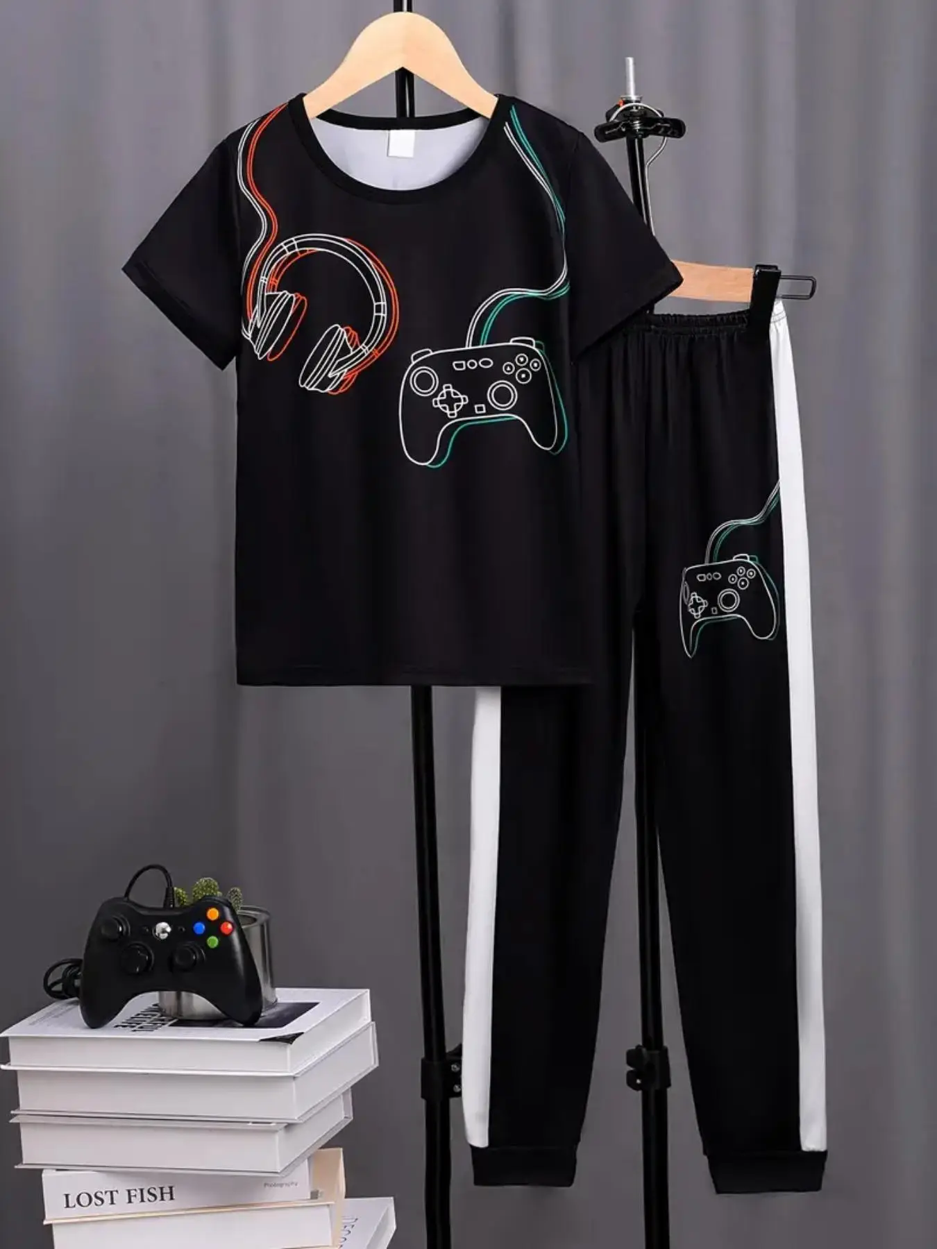 Two-Piece Set Boy's Game Console Print Short Sleeve Tee & Elastic Waist Pants, Casual Round Neck T-shirt & Trousers for Spring & Fall, Kids Clothes fo