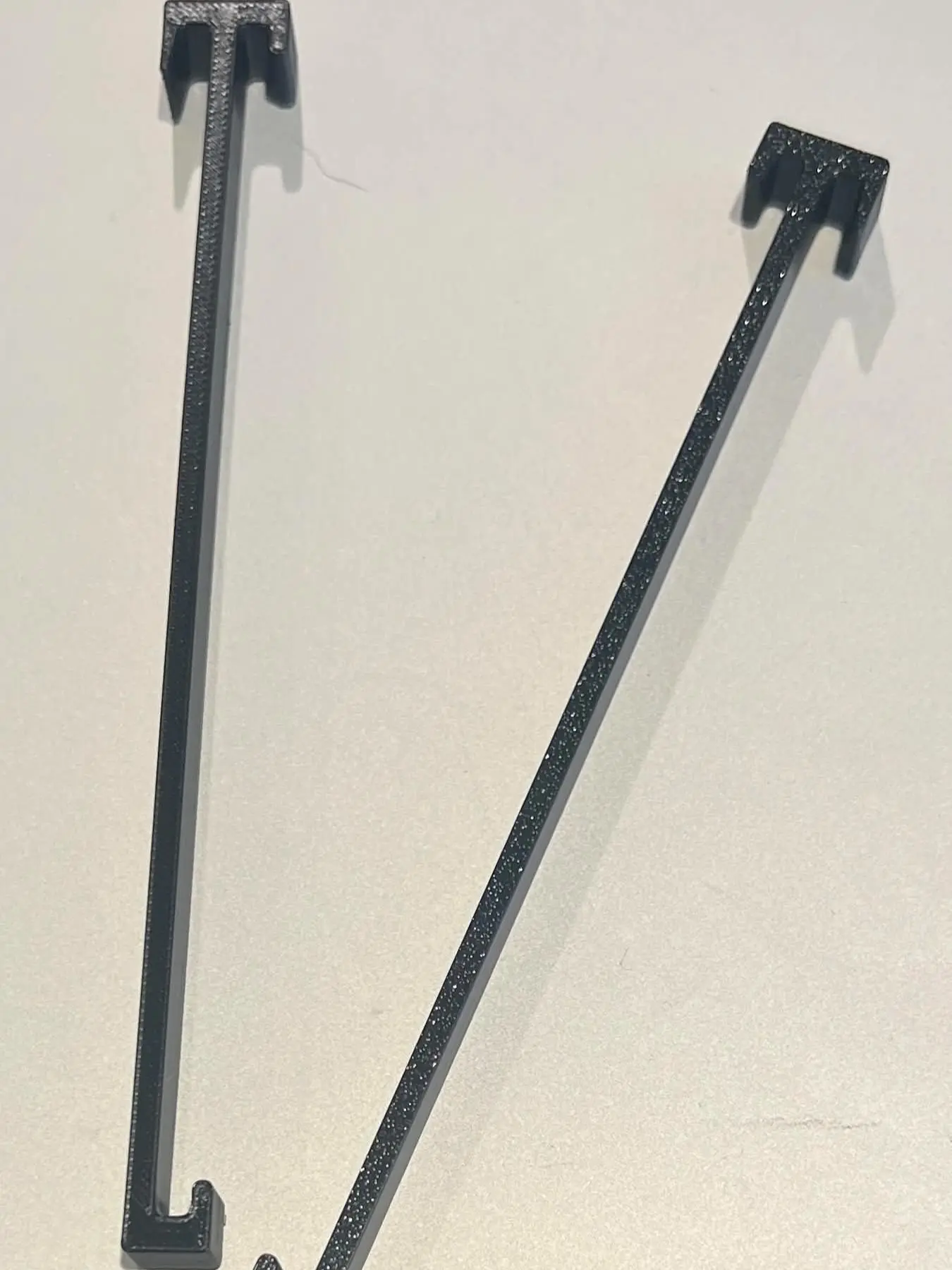 3D Printed Detailer Plate Hangers (2-Piece Sets) – Practical Home Organiser Tools, Space-Saving Hooks & Rails for Home Supplies