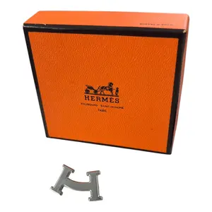 Pre-owned HERMES Brushed Silver Tiny Smile Badge Brooch