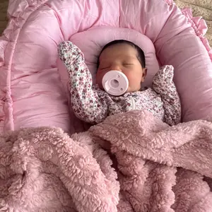 Newborn Lounger, Breathable & Soft Nest Cover Co-Sleeper for 0–24 Months, Baby Essential Gifts, Portable Infant Lounger Safe Sleep Bed