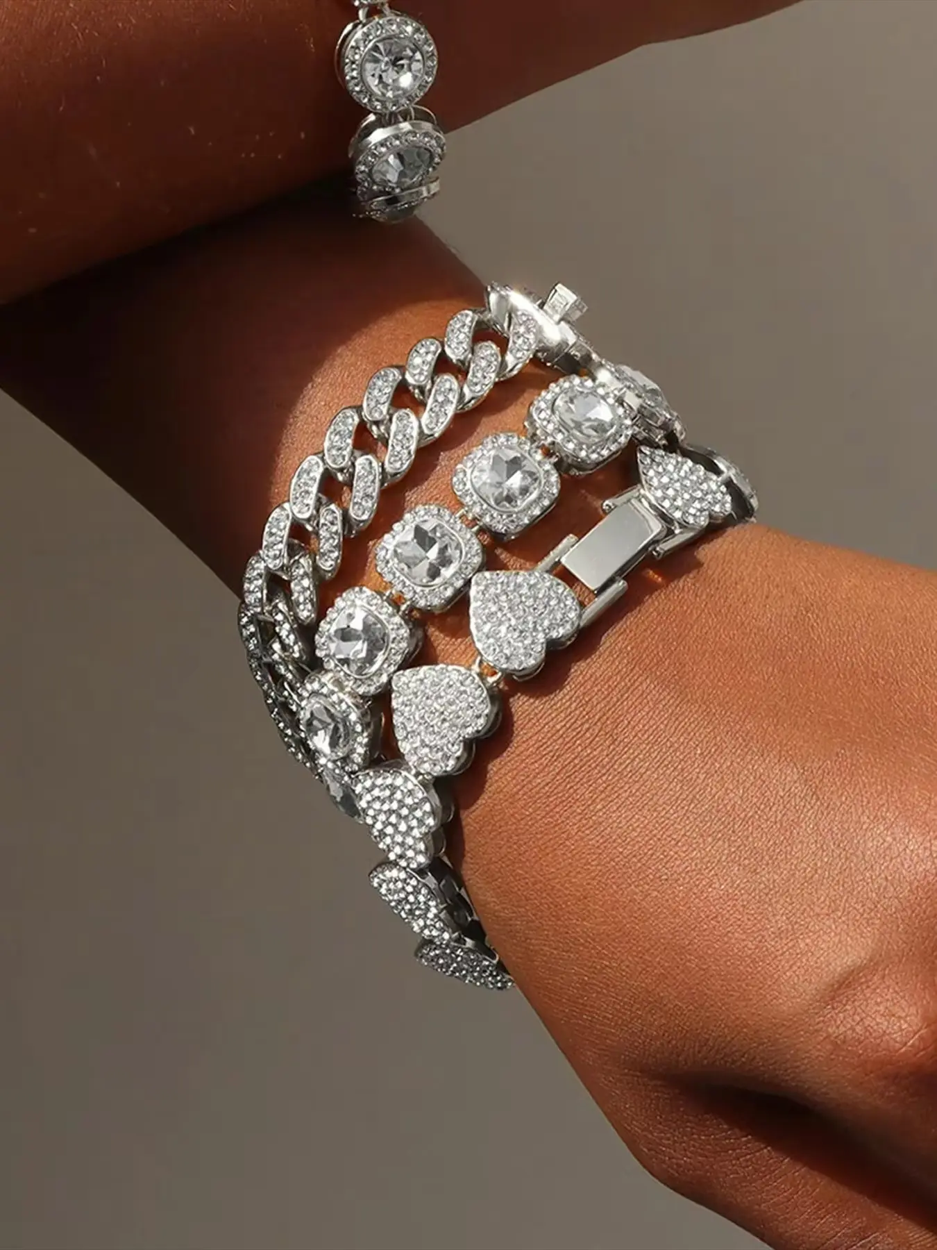Water diamond decorative bracelet, Exquisite bracelet, bracelets jewelry, birthday gift accessories that can be layered, Cuban bracelet, Rhinestone Bracelet, suitable for daily wear, vacation and dating occasions