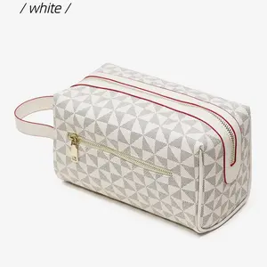 Large Capacity Travel Makeup Bag, Luxury Triangle Pattern Cosmetic Pouch with Wrist Strap, Portable Waterproof Toiletry Bag for Women