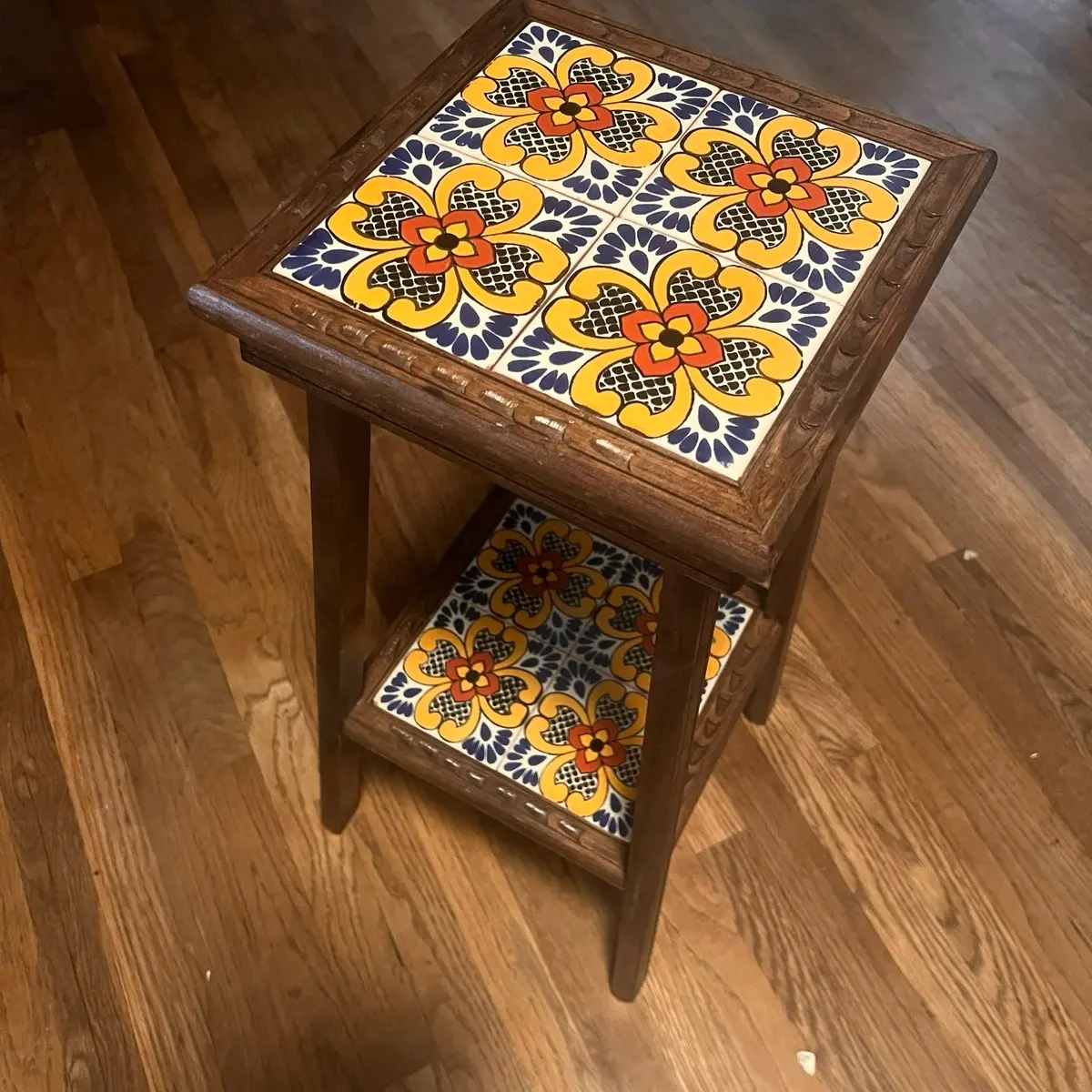 Square tile table / Plant stand  / Small table