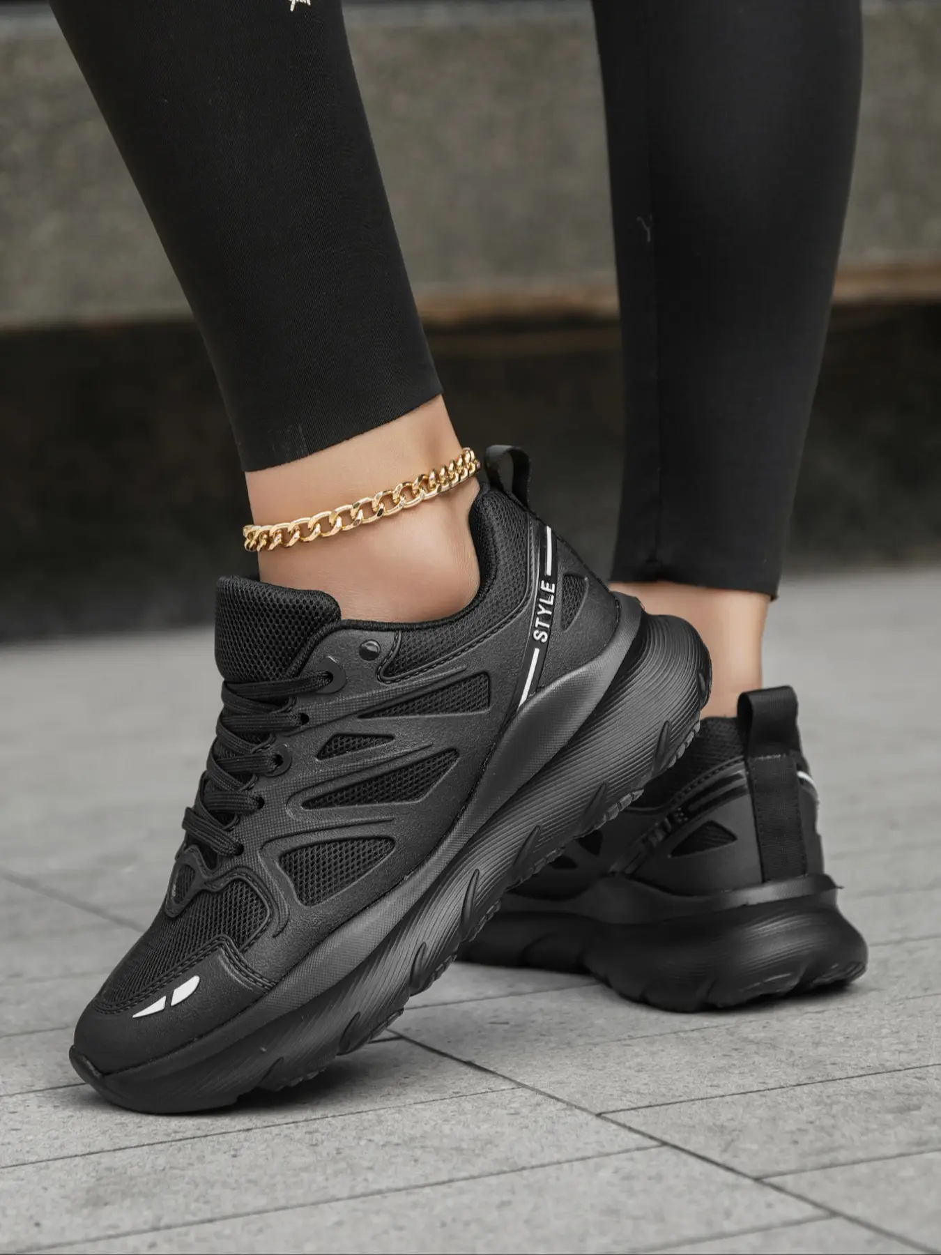 Women's Striped Mesh Breathable Thick Sole Sports Shoes, Lightweight Shock Absorbing Laces Running Shoes, Anti-Slip Soft Bottom Low Top Dad Sneakers, Workout Sneakers, Shoe For Runners