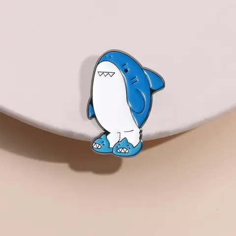 Cute Cartoon Shark Design Alloy Brooch Pin, Fashion Brooch for Party, Daily Clothing Decor, Trendy All-match & Exquisite Brooch for Birthday Gift, Fashion Accessory, Butterfly Brooch